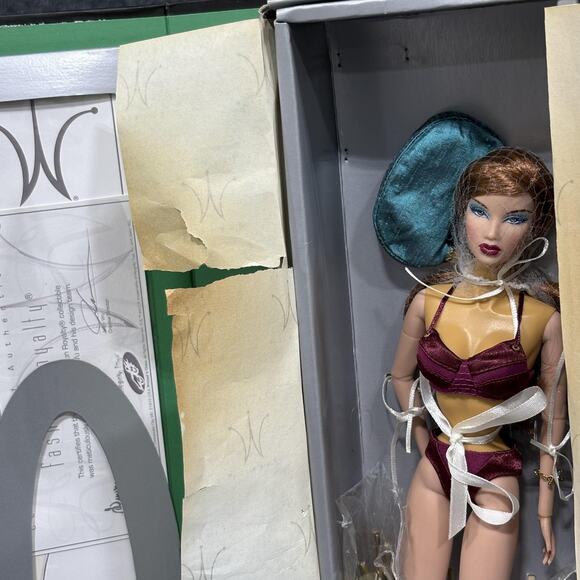 Jason Wu Fashion Royalty Doll Limited Edition Kyori Sato Skin‎ Is In Boxed COA - Picture 4 of 13